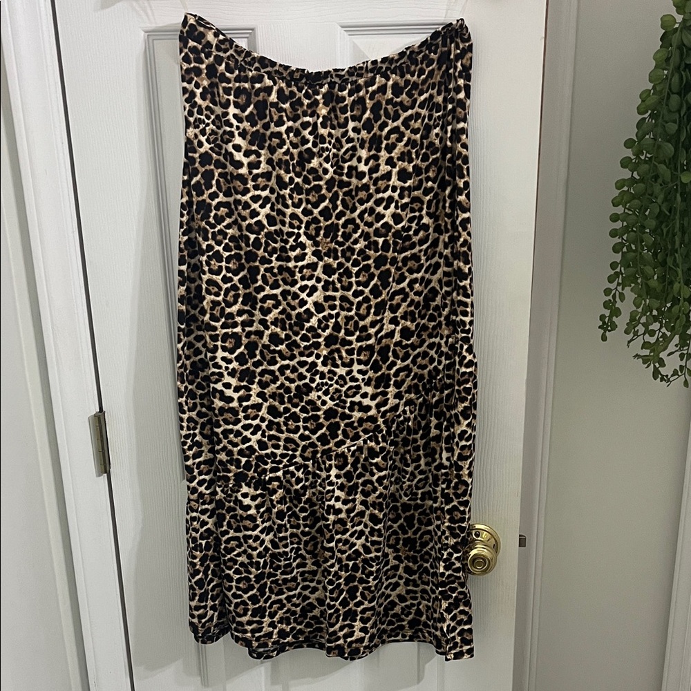 Chic Leopard Print Maxi Skirt